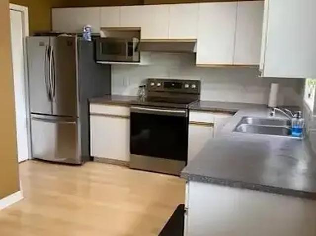 For Rent 3 Bedroom Townhouse Calgary AB DS104180698