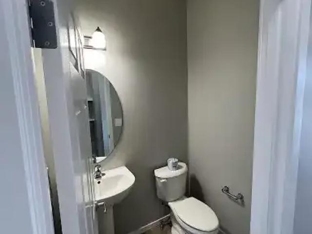 For Rent 3 Bedroom Townhouse Calgary AB DS104180742