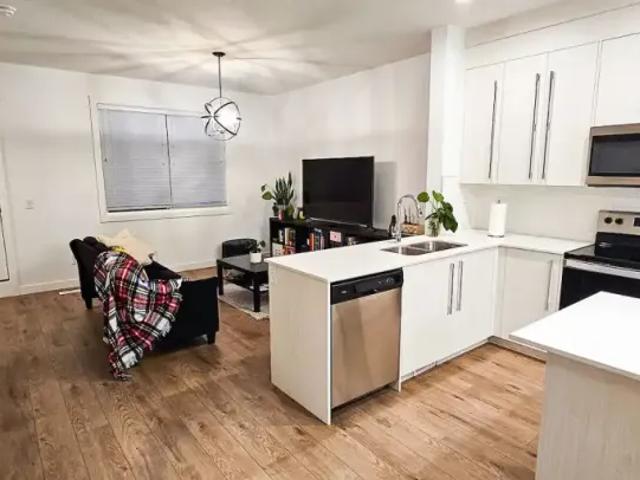 For Rent 3 Bedroom Townhouse Calgary AB DS104180869
