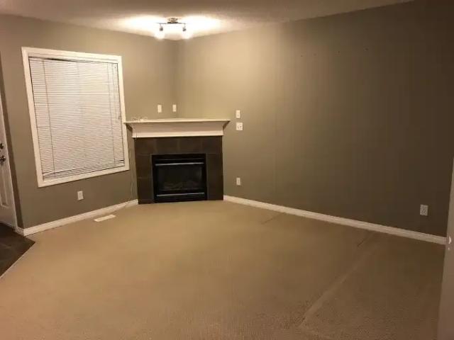 For Rent 3 Bedroom Townhouse Calgary AB DS104180000