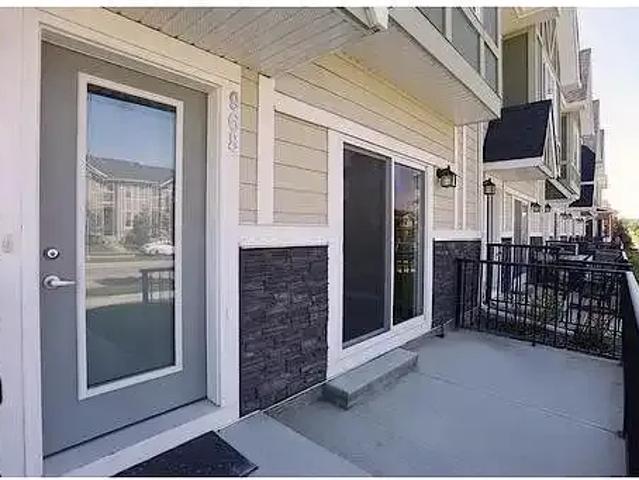 For Rent 3 Bedroom Townhouse Calgary AB DS104181521