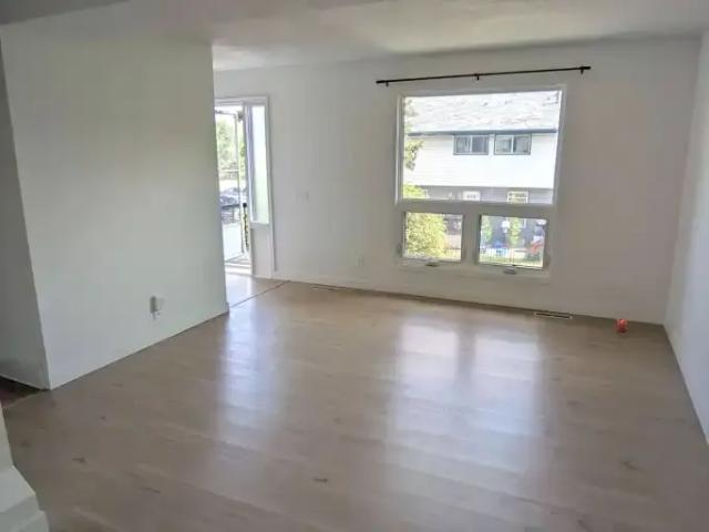 For Rent 3 Bedroom Townhouse Calgary AB DS104181732
