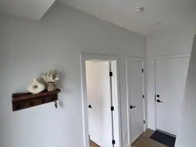 For Rent 3 Bedroom Townhouse Calgary AB DS104181808