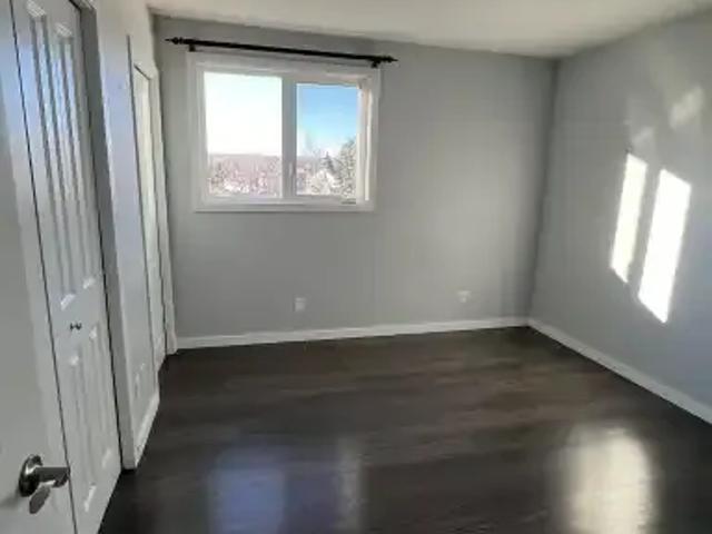 For Rent 3 Bedroom Townhouse Calgary AB DS104181027