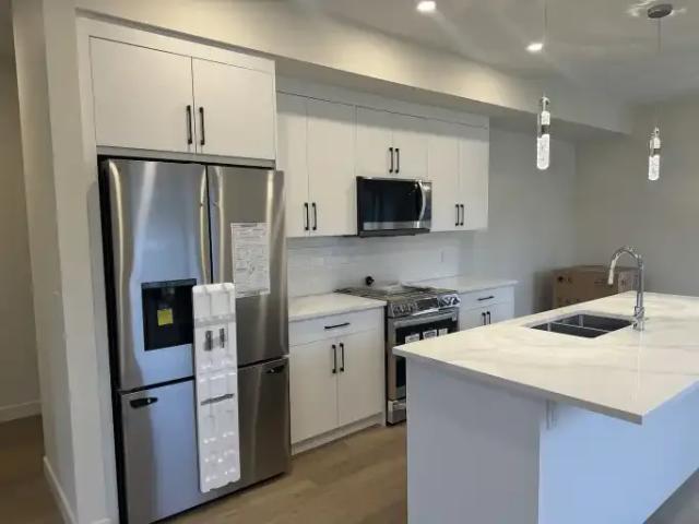 For Rent 3 Bedroom Townhouse Calgary AB DS104181111