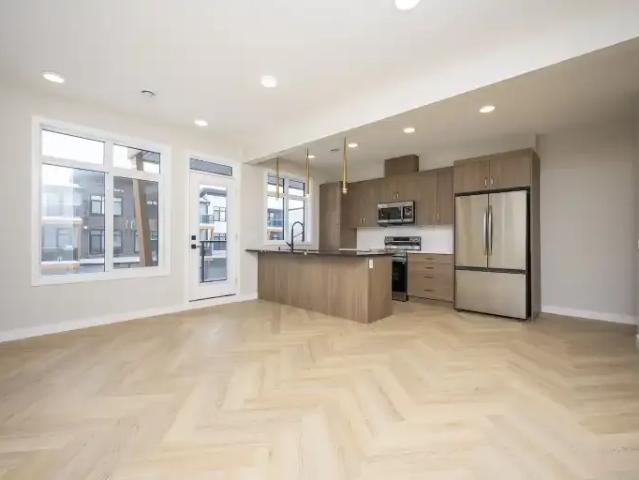 For Rent 3 Bedroom Townhouse Calgary AB DS104181128