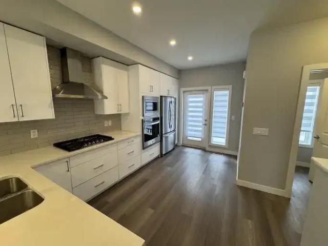 For Rent 3 Bedroom Townhouse Calgary AB DS104181210