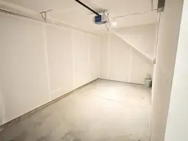 For Rent 3 Bedroom Townhouse Calgary AB DS104182469