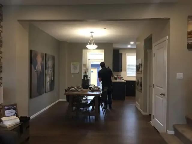 For Rent 3 Bedroom Townhouse Calgary AB DS104182130