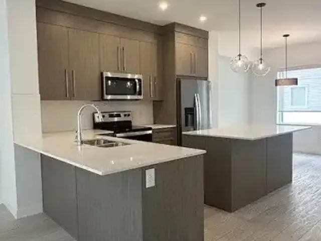 For Rent 3 Bedroom Townhouse Calgary AB DS104183032