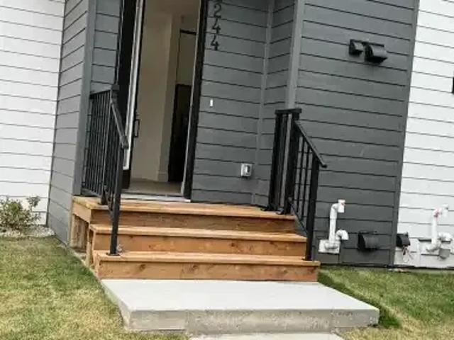 For Rent 3 Bedroom Townhouse Calgary AB DS104257110