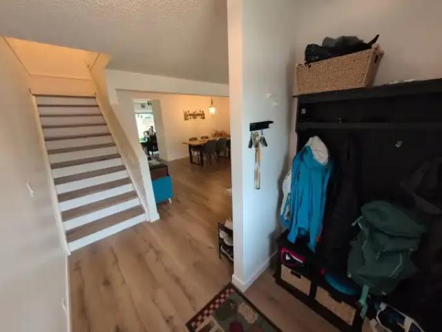 For Rent 3 Bedroom Townhouse Calgary AB DS104257236
