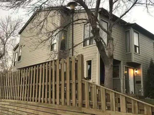 For Rent 3 Bedroom Townhouse Calgary AB DS104362524