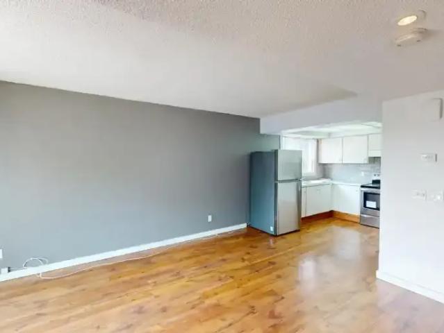 For Rent 3 Bedroom Townhouse Calgary AB DS105047933