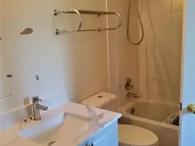 For Rent 3 Bedroom Townhouse Cambridge ON DS103091595