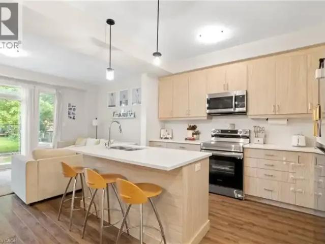 For Rent 3 Bedroom Townhouse Cambridge ON DS103879539