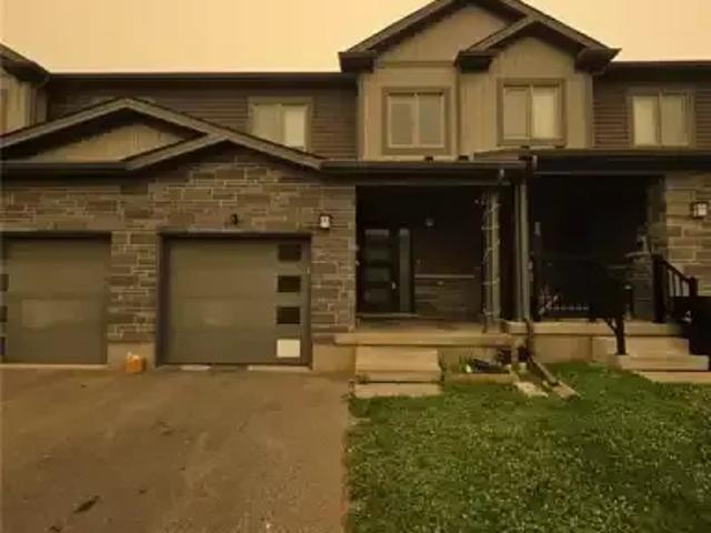 For Rent 3 Bedroom Townhouse Cambridge ON DS104257424
