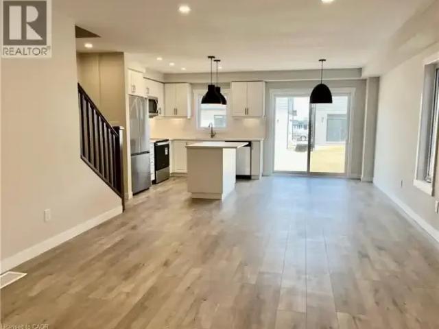 For Rent 3 Bedroom Townhouse Cambridge ON DS104895171