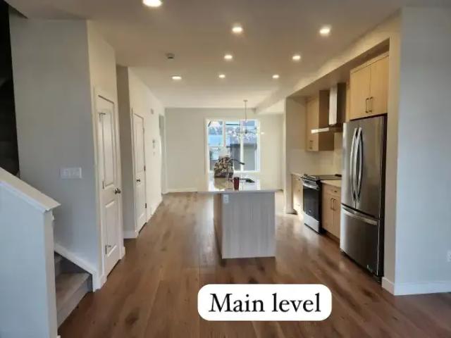 For Rent 3 Bedroom Townhouse Chestermere AB DLS101826750