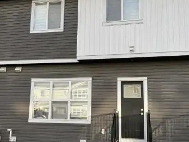 For Rent 3 Bedroom Townhouse Cochrane AB DLS102951994