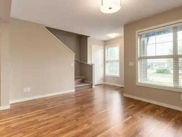 For Rent 3 Bedroom Townhouse Cochrane AB DS103878130