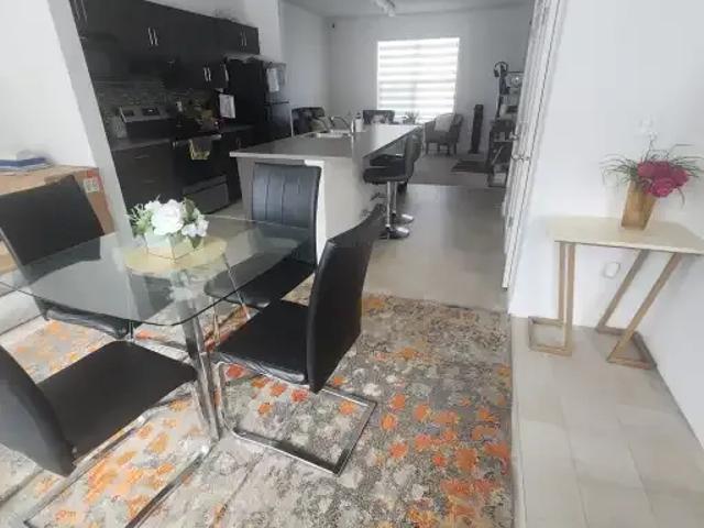 For Rent 3 Bedroom Townhouse De Winton AB DS104181953