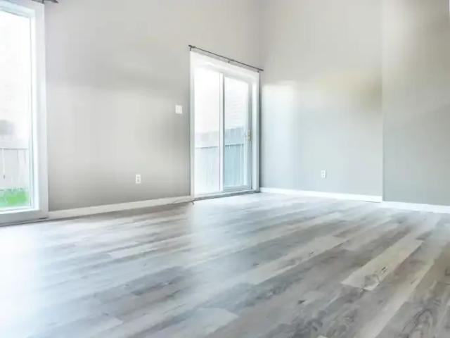 For Rent 3 Bedroom Townhouse Edmonton AB DLS100707678