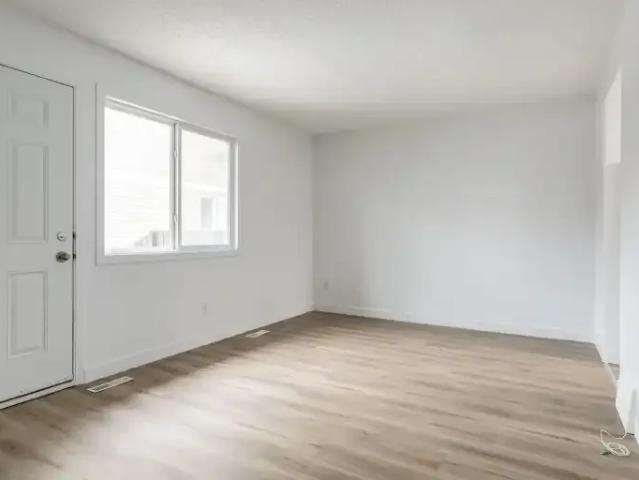 For Rent 3 Bedroom Townhouse Edmonton AB DLS103011283