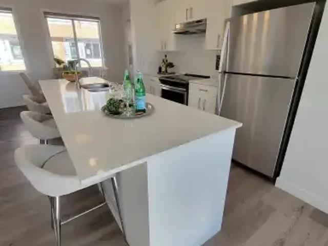 For Rent 3 Bedroom Townhouse Edmonton AB DS104106740