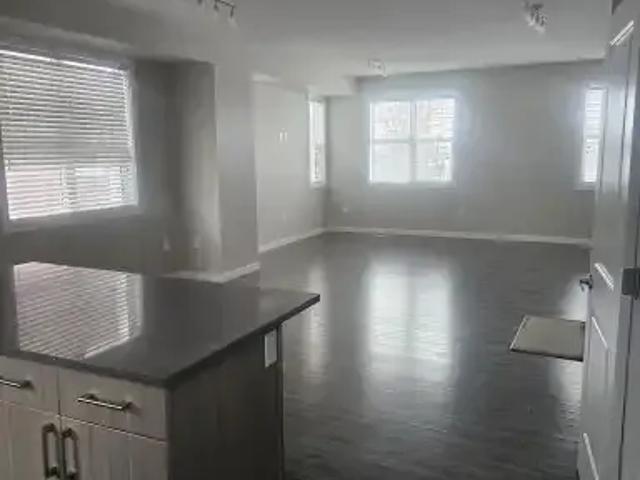 For Rent 3 Bedroom Townhouse Edmonton AB DS104179000