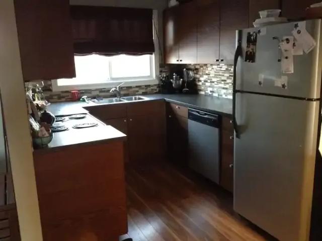 For Rent 3 Bedroom Townhouse Edmonton AB DS104180055