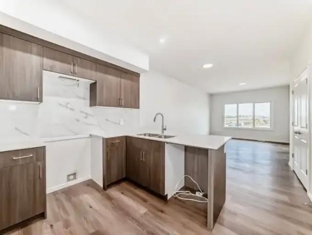 For Rent 3 Bedroom Townhouse Edmonton AB DS104181869