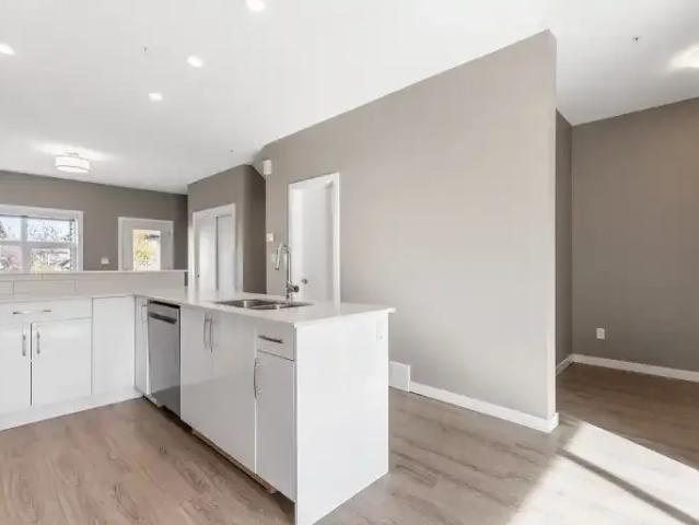 For Rent 3 Bedroom Townhouse Edmonton AB DS104181922