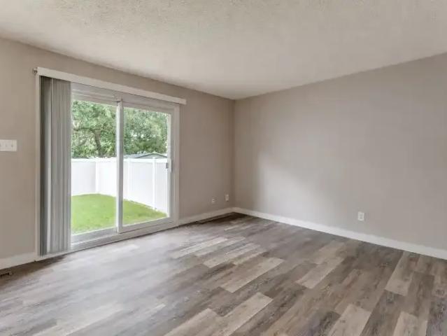 For Rent 3 Bedroom Townhouse Edmonton AB DS104182003