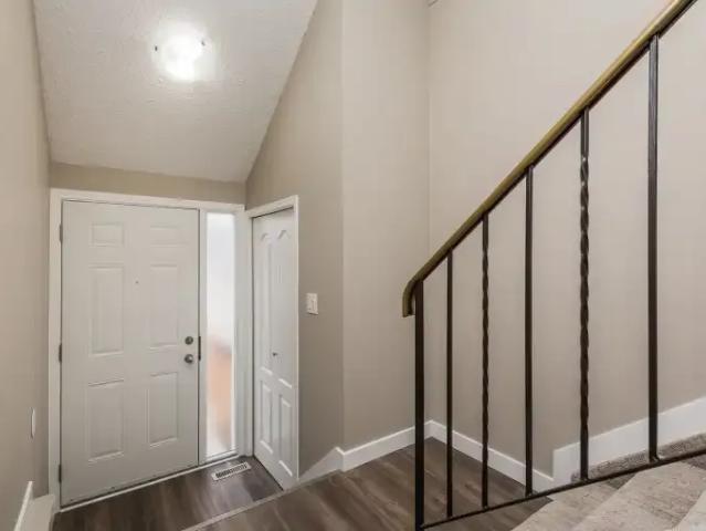 For Rent 3 Bedroom Townhouse Edmonton AB DS104182533