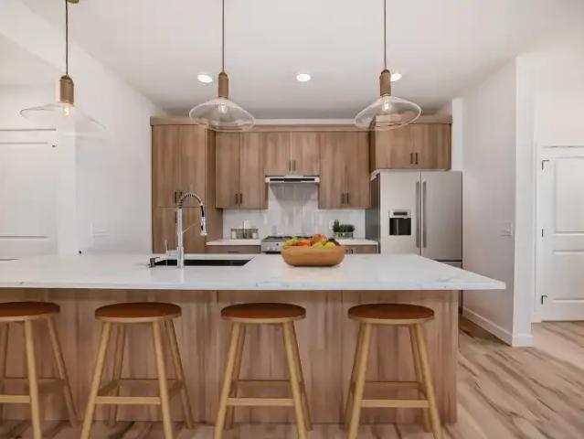 For Rent 3 Bedroom Townhouse Edmonton AB DS104182594