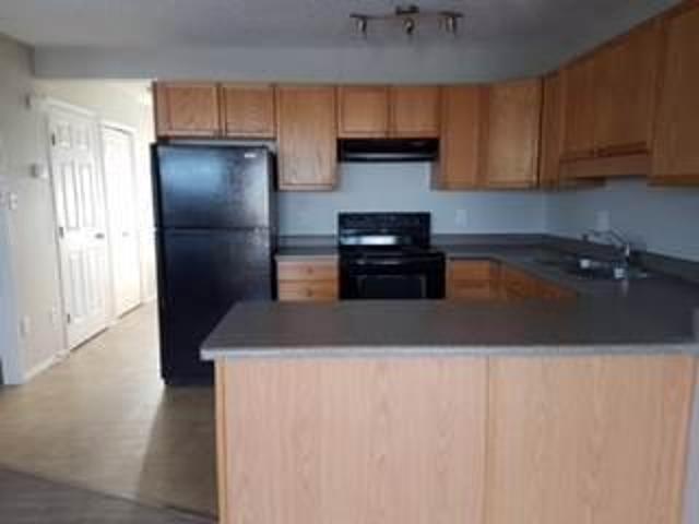 For Rent 3 Bedroom Townhouse Edmonton AB DS104222963