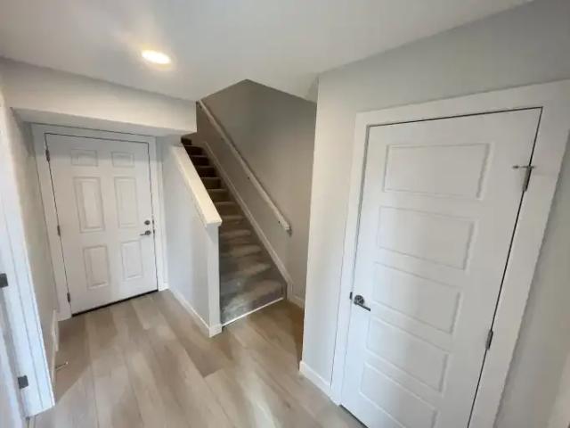 For Rent 3 Bedroom Townhouse Edmonton AB DS104257141