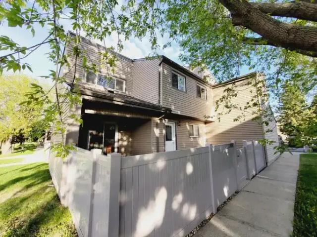 For Rent 3 Bedroom Townhouse Edmonton AB DS104257167
