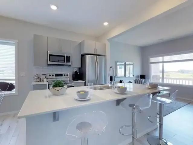 For Rent 3 Bedroom Townhouse Edmonton AB DS104257245