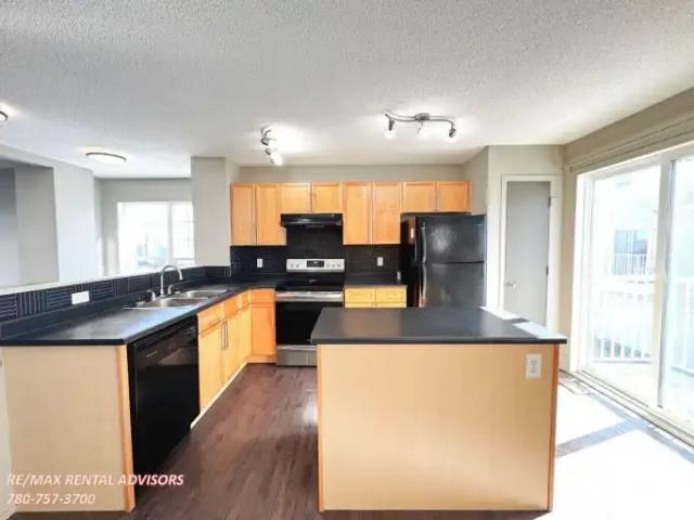 For Rent 3 Bedroom Townhouse Edmonton AB DS104362345