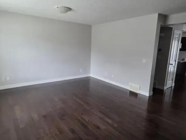 For Rent 3 Bedroom Townhouse Edmonton AB DS104362571