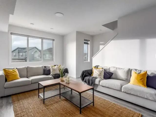 For Rent 3 Bedroom Townhouse Edmonton AB DS104469987