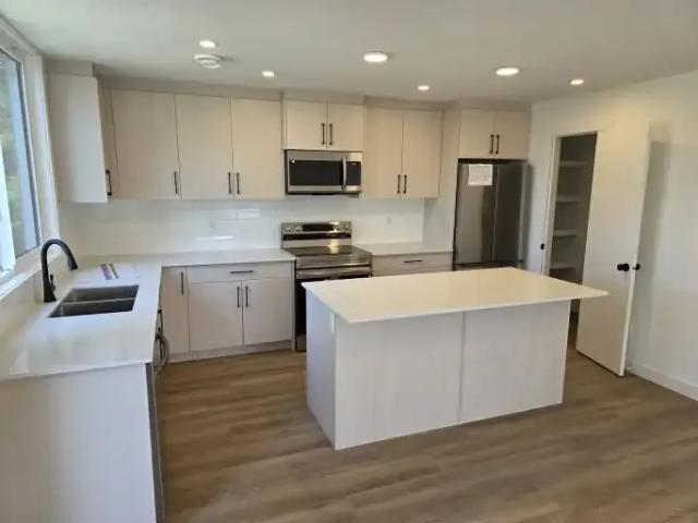 For Rent 3 Bedroom Townhouse Edmonton AB DS104470404
