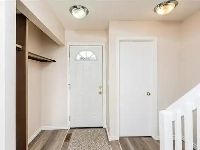 For Rent 3 Bedroom Townhouse Edmonton AB DS104711335