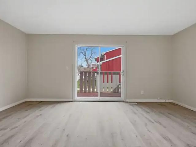 For Rent 3 Bedroom Townhouse Edmonton AB DS104753964