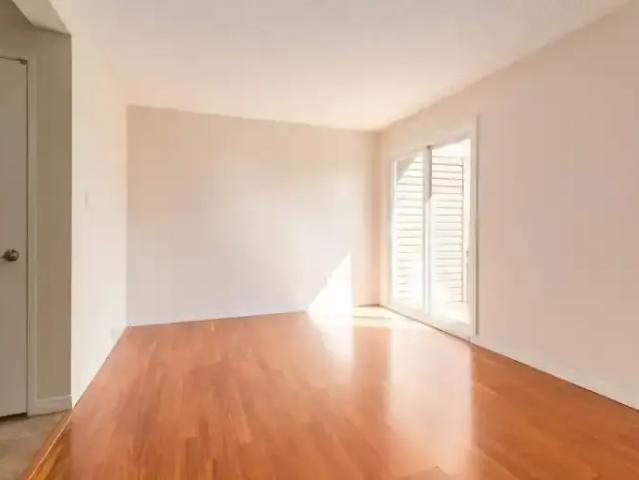 For Rent 3 Bedroom Townhouse Edmonton AB DS104782169