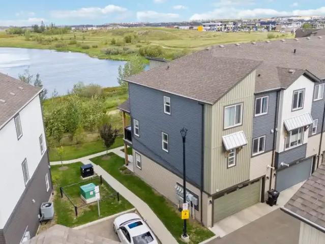 For Rent 3 Bedroom Townhouse Edmonton AB DS104841787