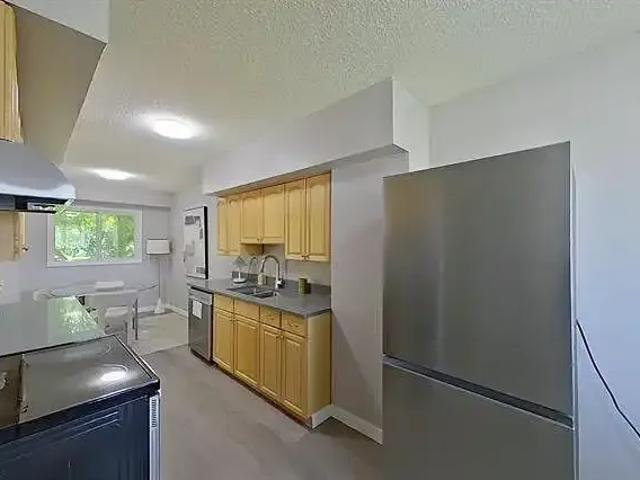 For Rent 3 Bedroom Townhouse Edmonton AB DS104842171