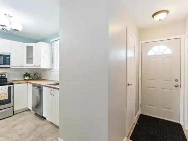 For Rent 3 Bedroom Townhouse Edmonton AB DS104863502